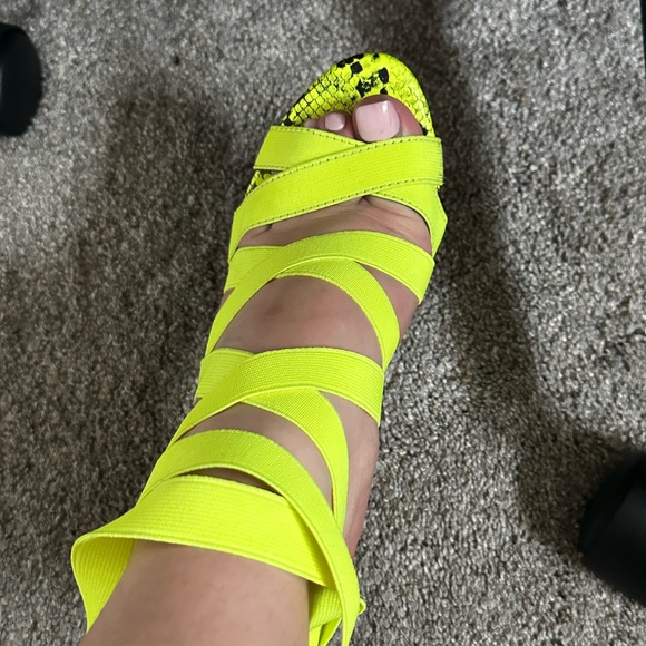 Heels - Picture 3 of 3